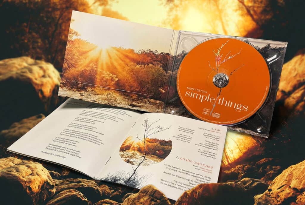 Guide des supports physiques : Bien choisir son packaging CD 10 CD Digipack 2 volets ouvert avec plateau transparent pour Murat Öztürk « Simple Things » — Graphisme FKWeb