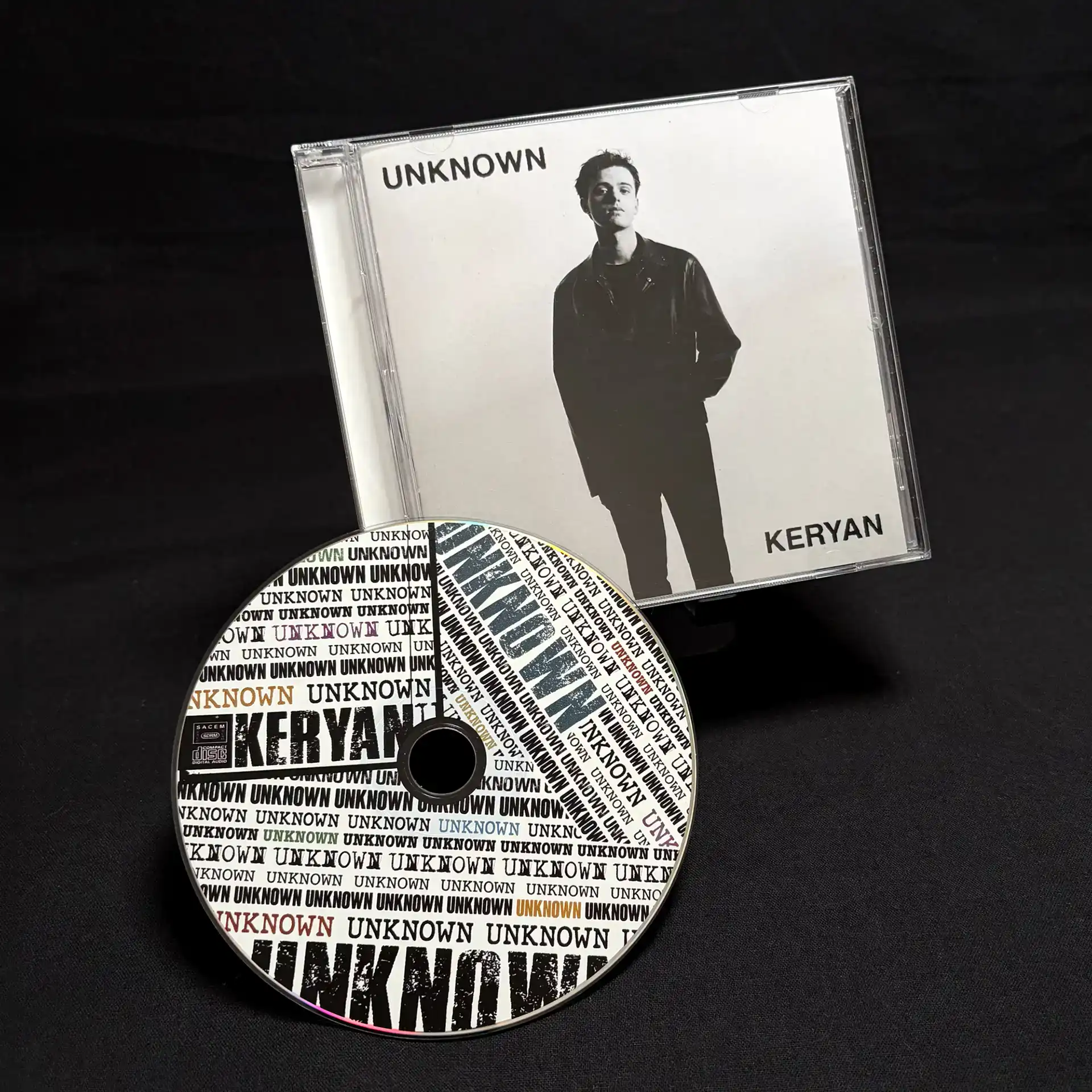 Packaging CD Boîtier Cristal avec livret soigné pour Keryan « Unknown » — Graphisme FKWeb